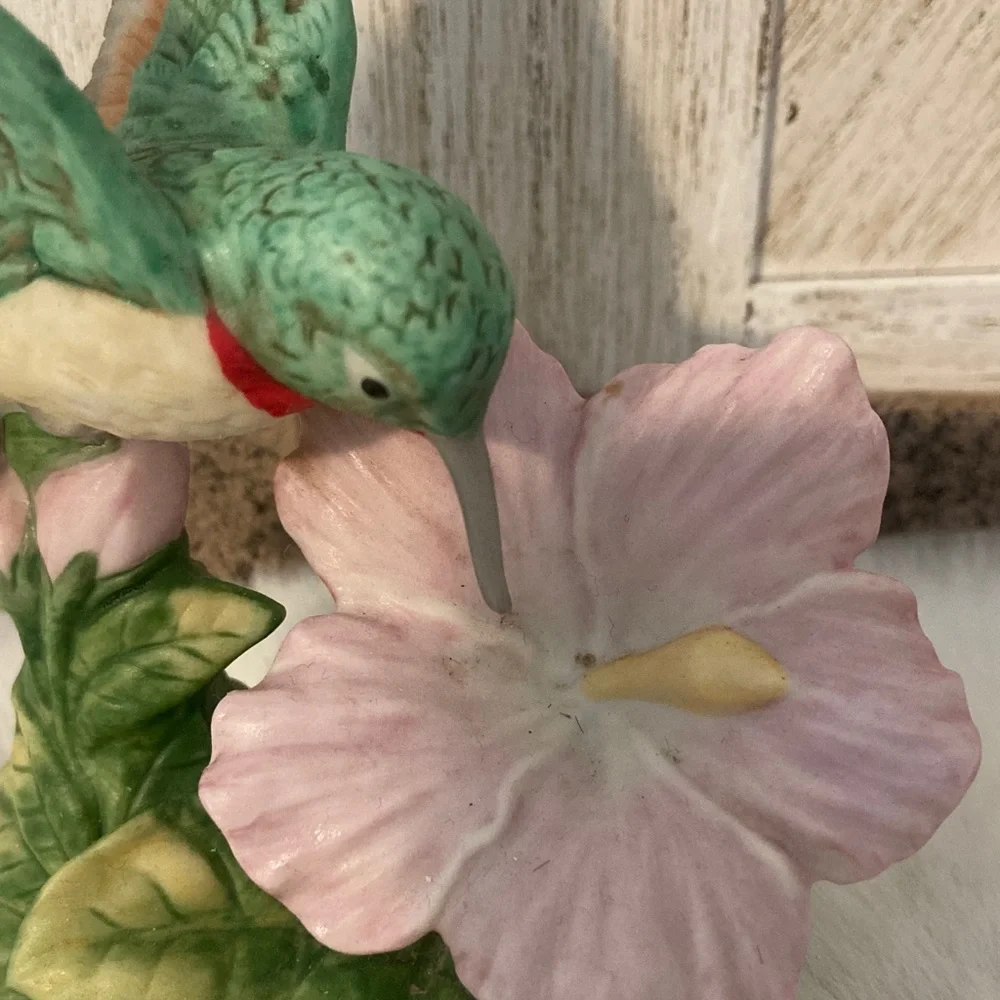 Homco 1429 Hummingbird and Flower Figurine